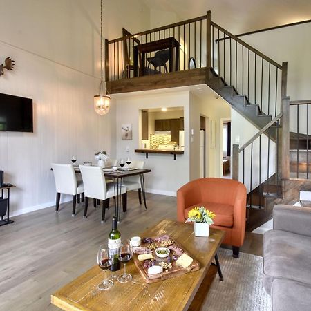 Stunning Condo - View On Lake Tremblant & Mountain Mont-Tremblant Ngoại thất bức ảnh