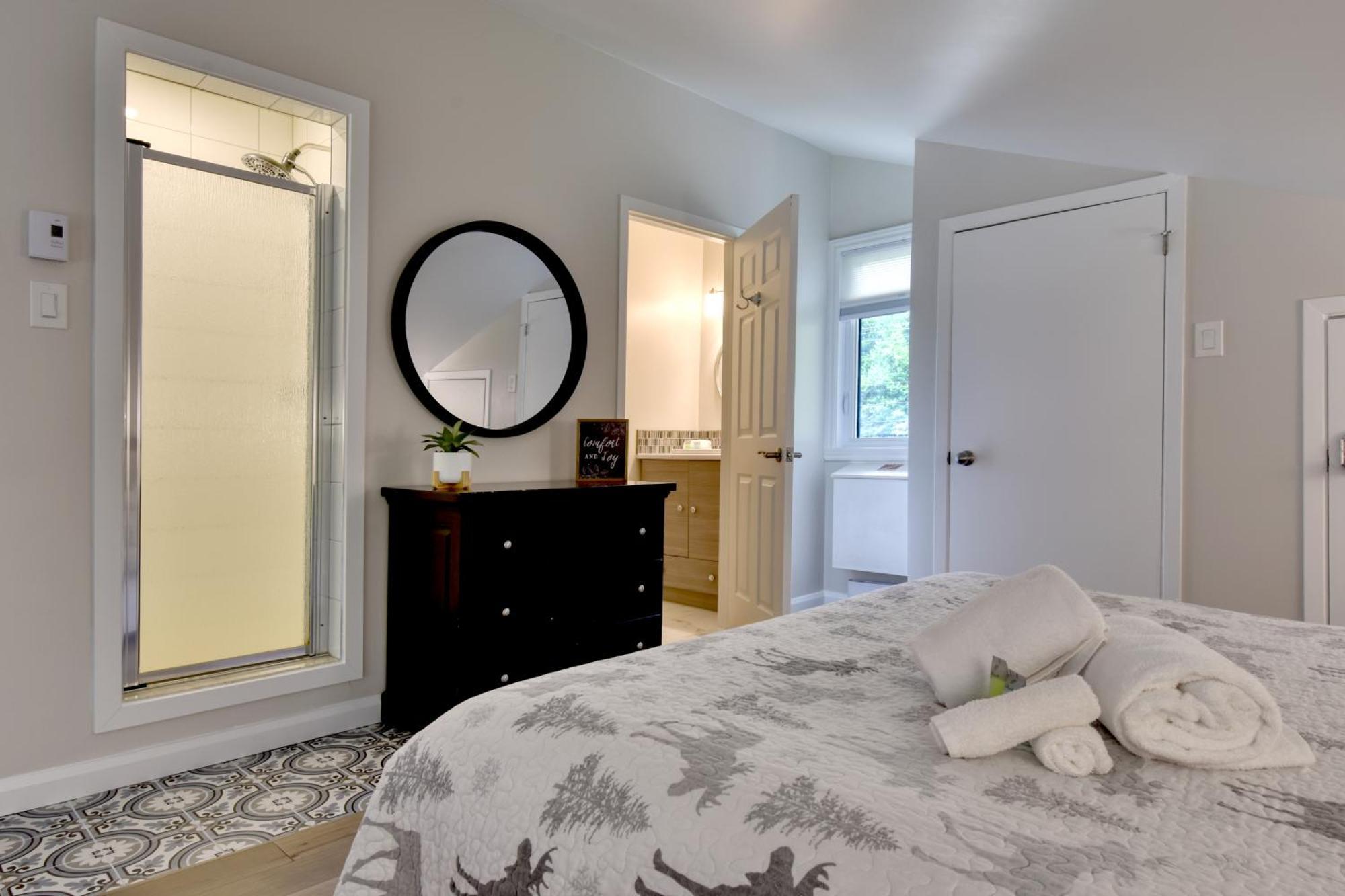Stunning Condo - View On Lake Tremblant & Mountain Mont-Tremblant Ngoại thất bức ảnh
