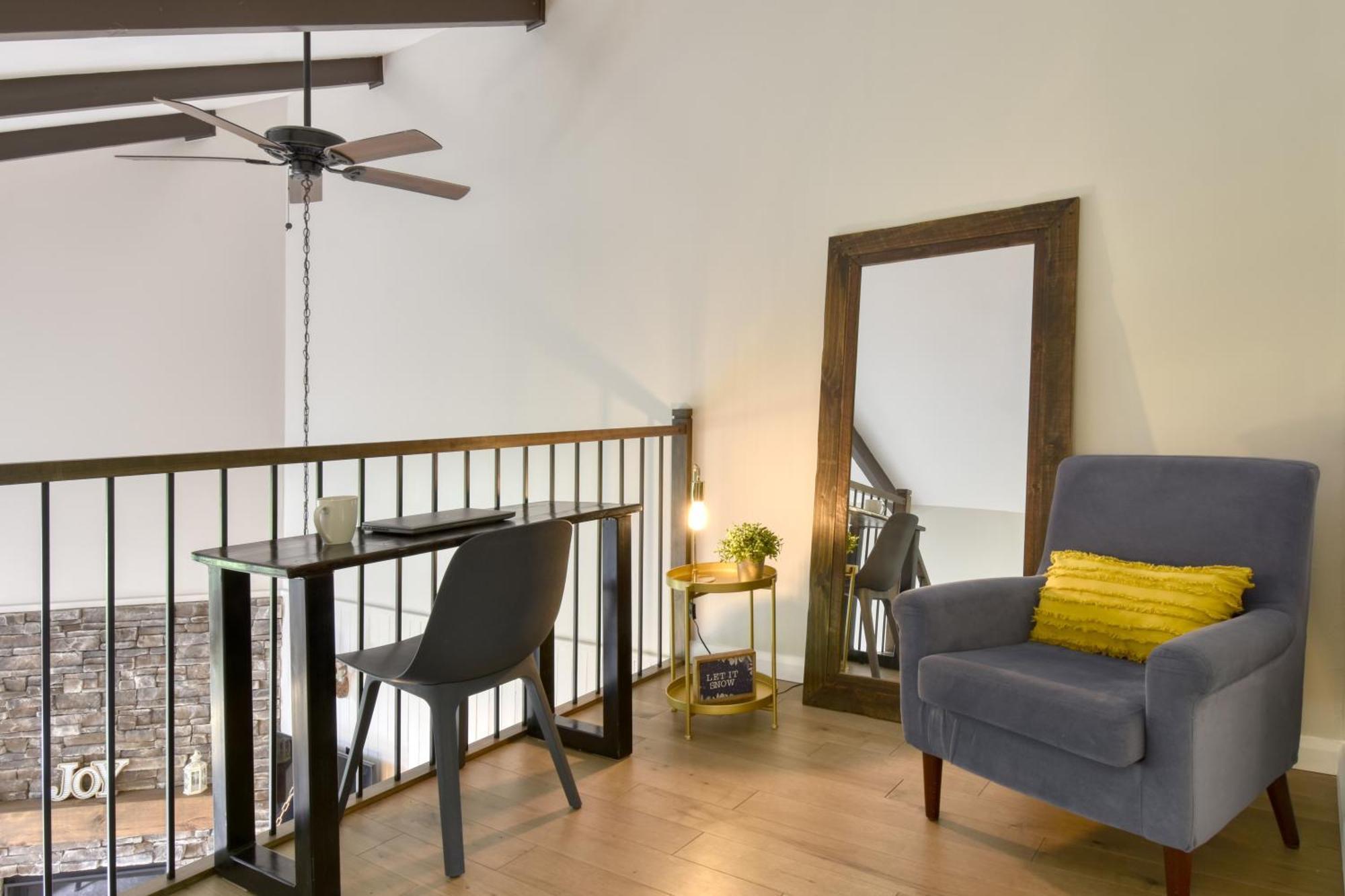 Stunning Condo - View On Lake Tremblant & Mountain Mont-Tremblant Ngoại thất bức ảnh