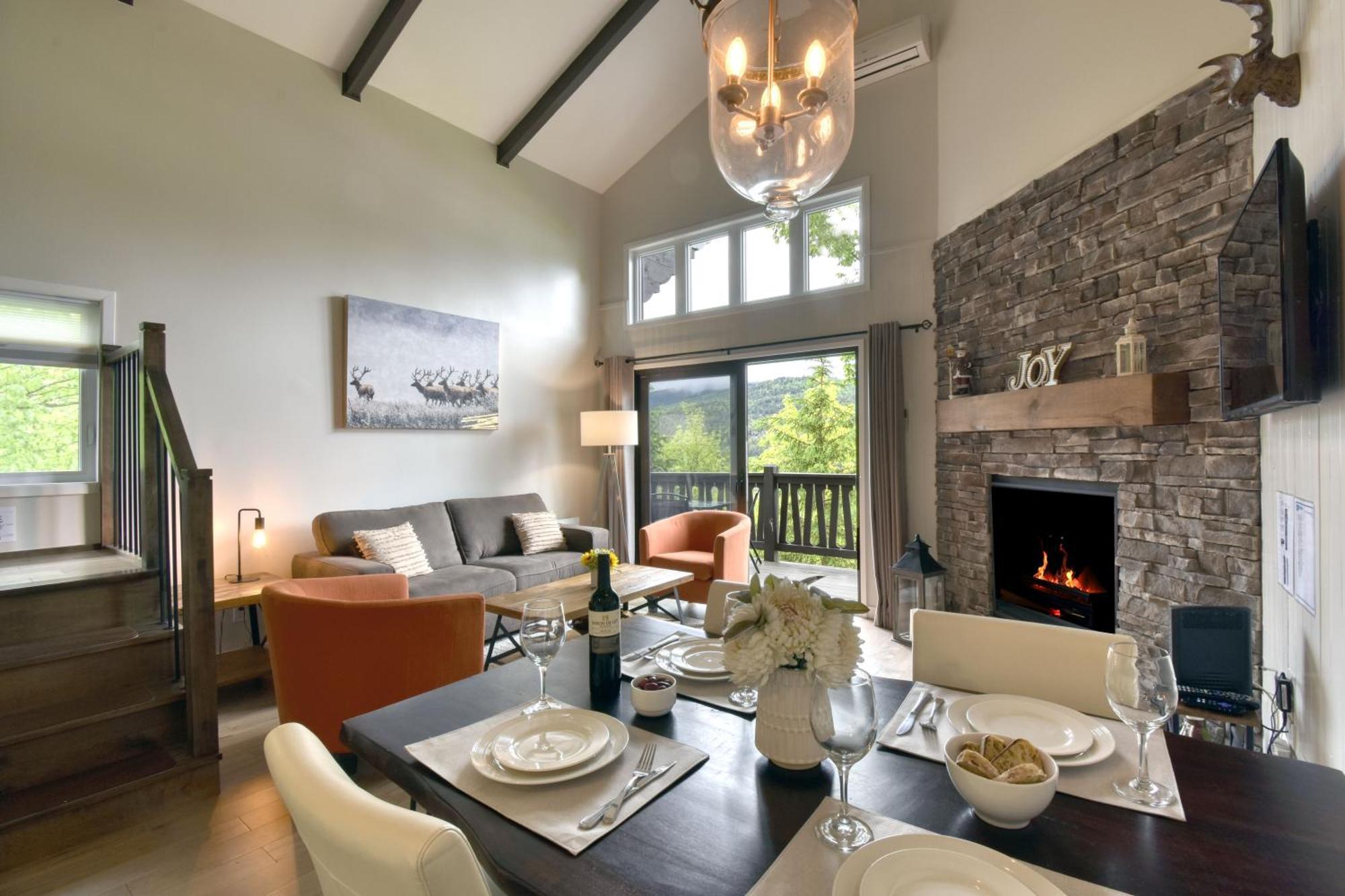 Stunning Condo - View On Lake Tremblant & Mountain Mont-Tremblant Ngoại thất bức ảnh